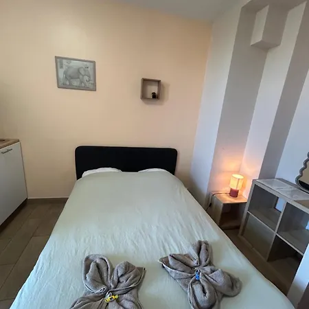 아파트 Magnifique Neuf Avec Balcon